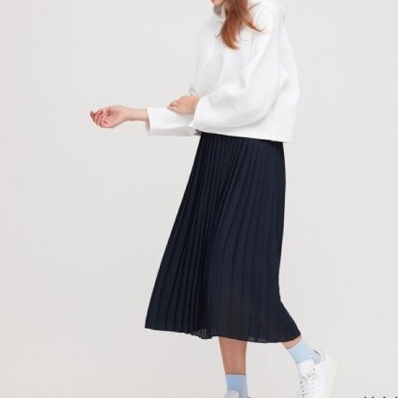 Uniqlo Chiffon Pleated Long Navy - Picture 3 of 4